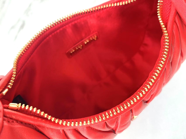 スーパーコピーブランドバッグ着用イメージ